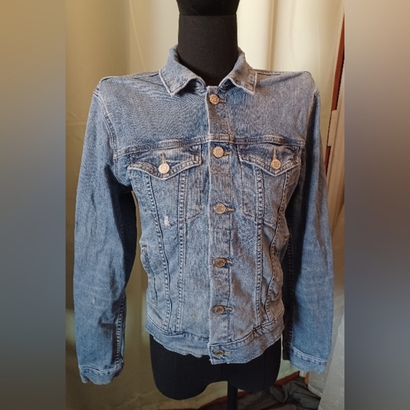 A Lucky Brand Tomboy Trucker Blue Denim Jean Jacket - Picture 12 of 16